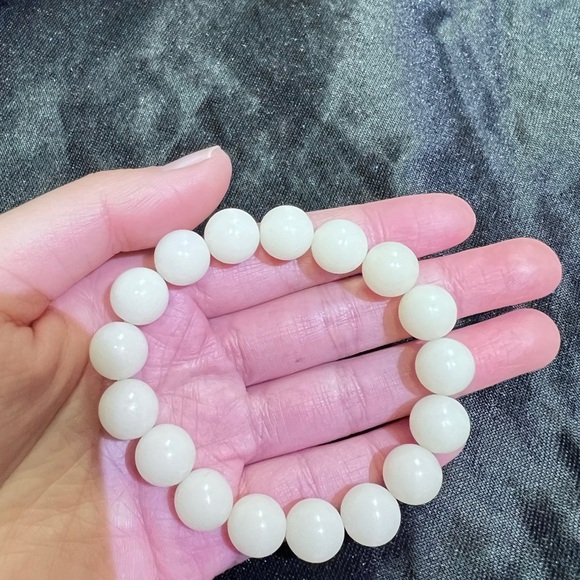 Natural Bodhi Seed Bracelet | Simple & Elegant | Everyday Wear - Picture 3 of 6